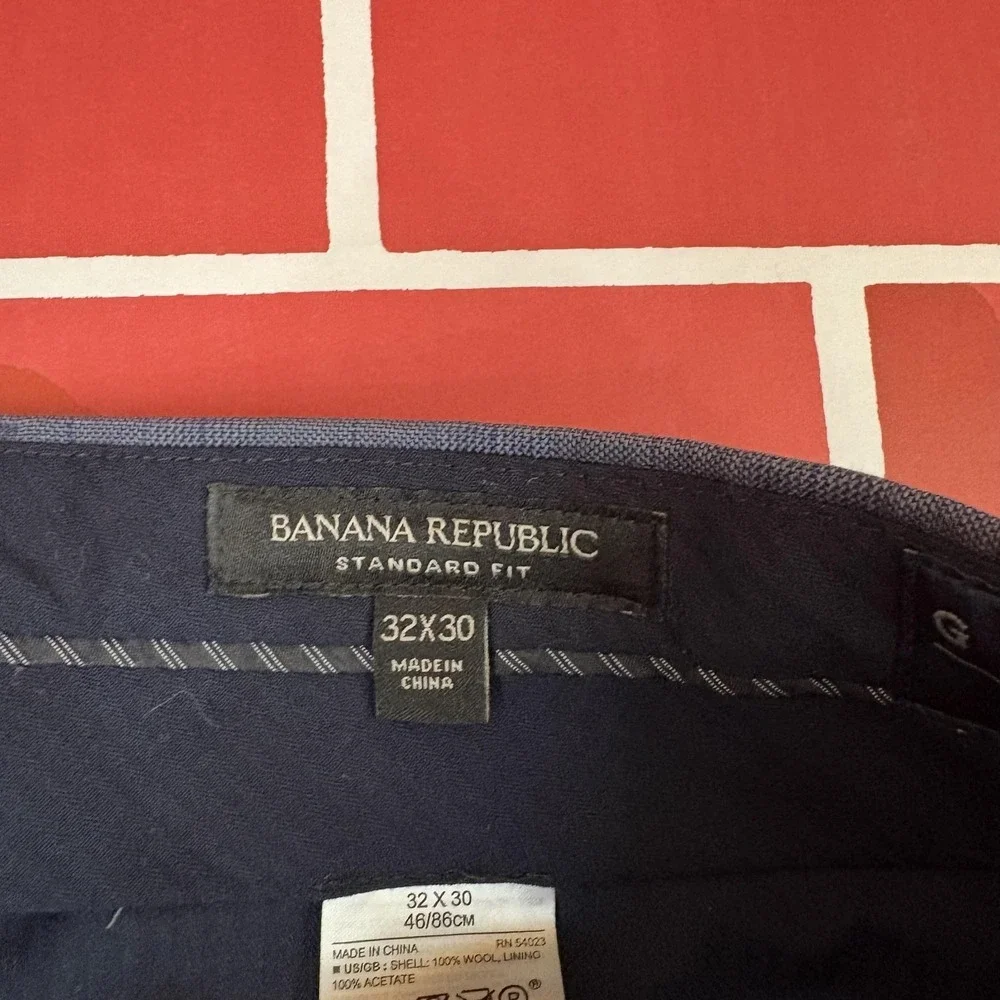 Banana Republic Suit Mens 38R 32x30 Wool Guabello Fabric Standard Fit 2 Pc
